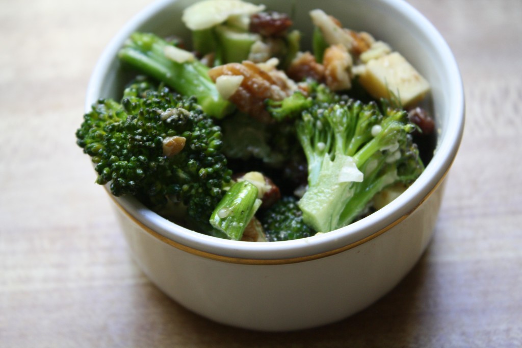 broccoli salad with raisins