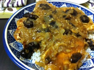 MOROCCAN RECIPES- Spiced Moroccan Chicken with Onions and Prunes