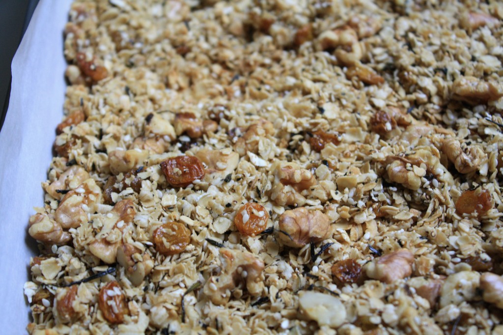 BREAKFAST RECIPES- Green Tea Granola