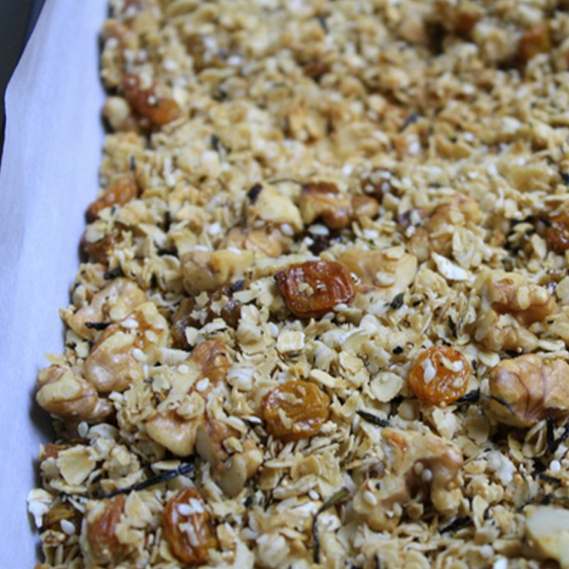 green tea granola