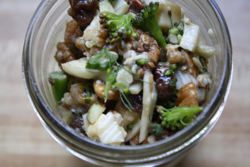 broccoli salad with raisins